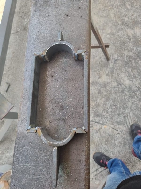 Tablero de barandal en proceso de fabricación