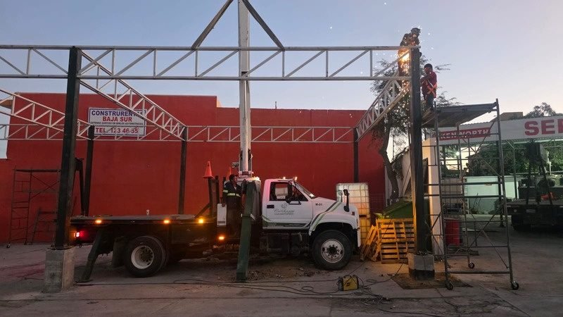 Estructura de acero y tejaban