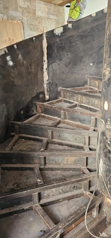 Estructura de peldaños antes del recubrimiento